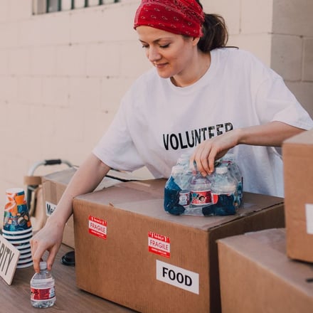 woman volunteering