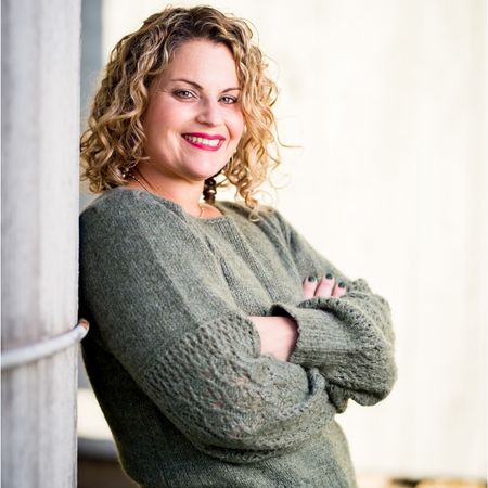 Ariel Crotty Headshot